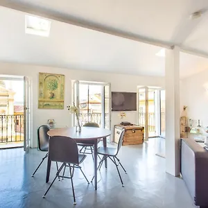 Ross 5- F2, Lumineux, Balcon, Loft, Clim, Vieux-nice Appartement